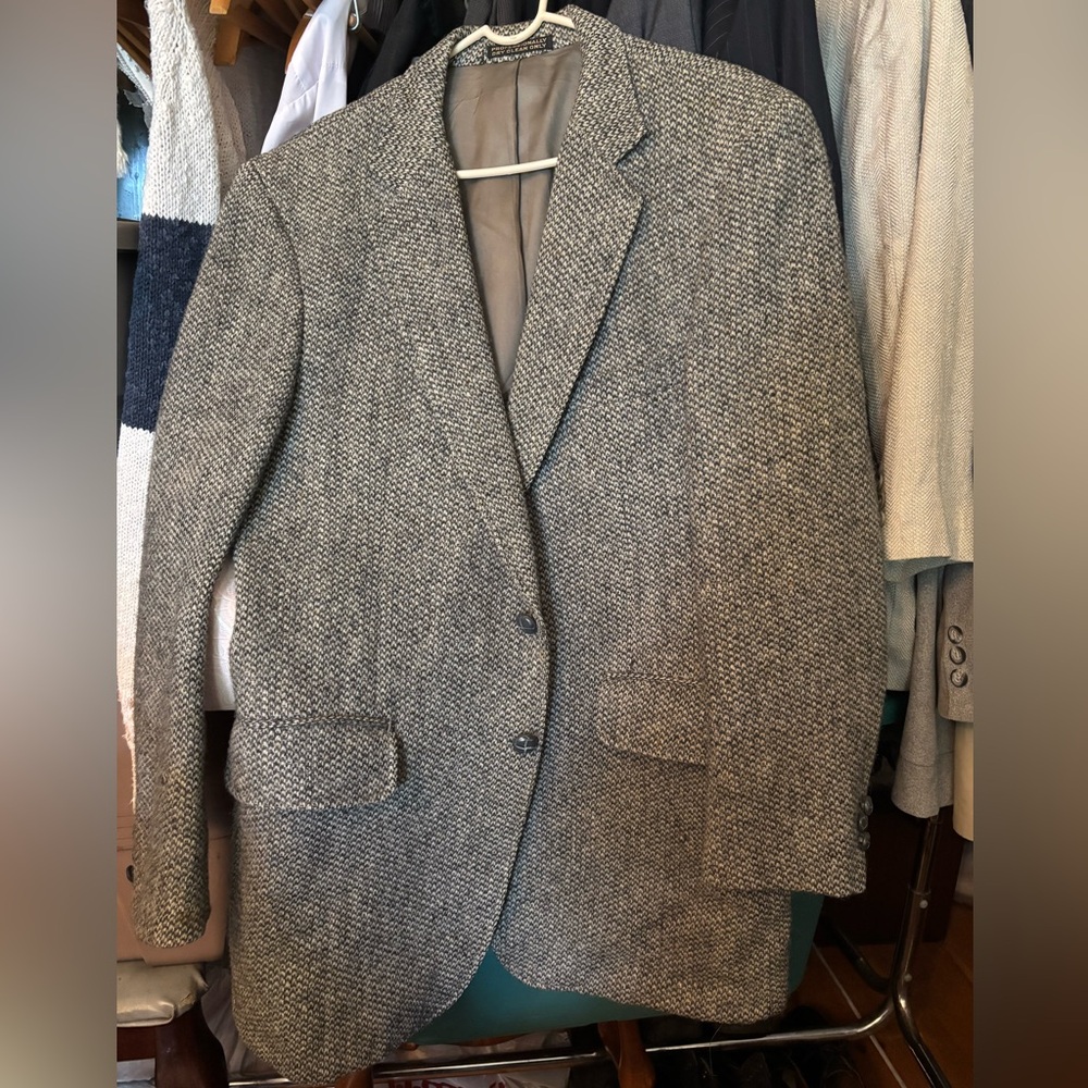 100% pure Scottish wool men’s suitcoat